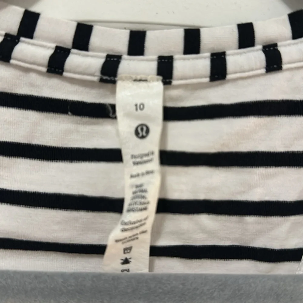 Lululemon Razorback Striped Tank - Picture 2 of 3